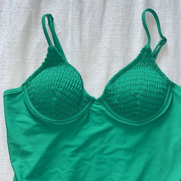 Princess Polly Green One Piece - Picture 2 of 4